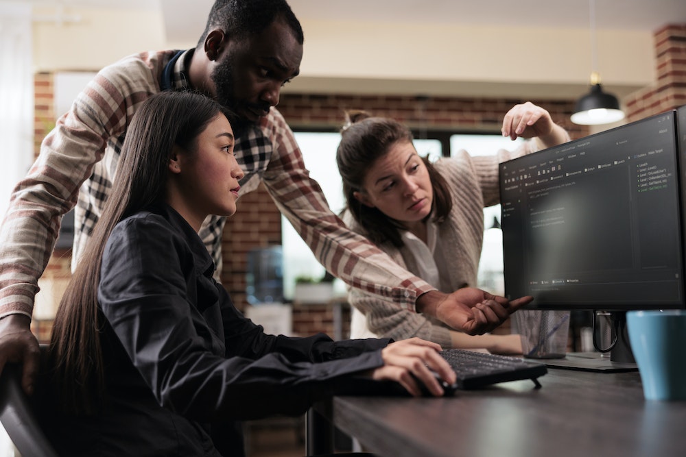 Les formations en cybersécurité pour les professionnels du secteur de la communication : comment protéger les données de vos clients et de votre entreprise ?
