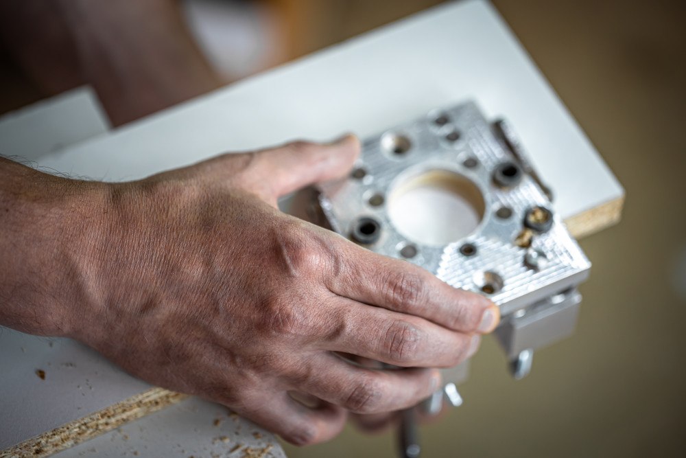 Questions à poser à un fabricant de meubles : bien choisir pour un intérieur harmonieux