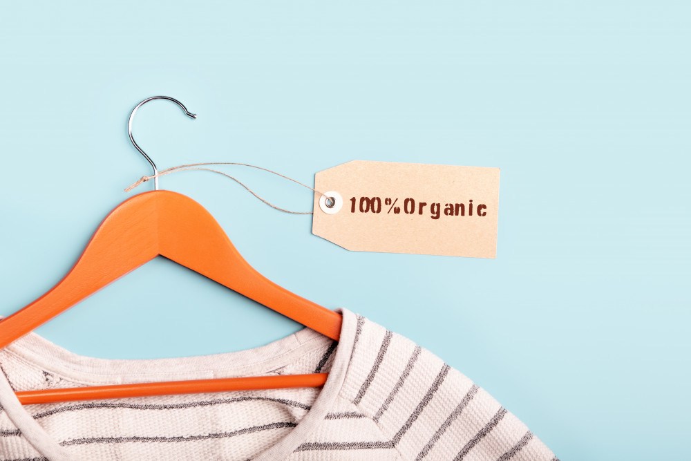 Adopter une mode éthique et responsable : conseils incontournables pour éviter la fast fashion